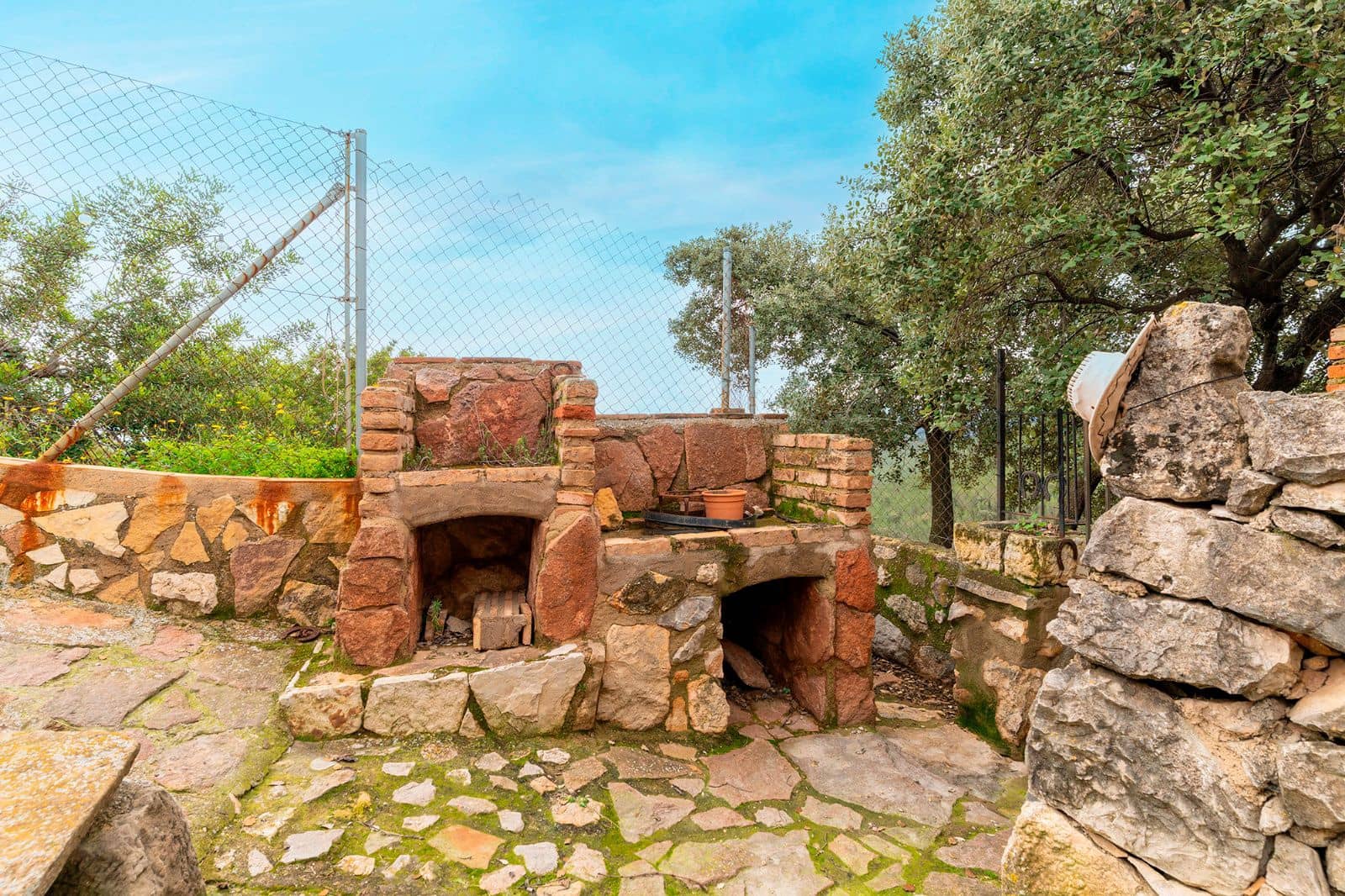 7 sypialnia Restauracja lub bar na sprzedaż w Costur z basenem - 265 000 € (Ref: 8890969)