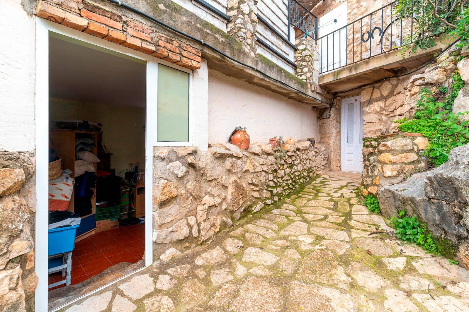 7 sypialnia Restauracja lub bar na sprzedaż w Costur z basenem - 265 000 € (Ref: 8890969)