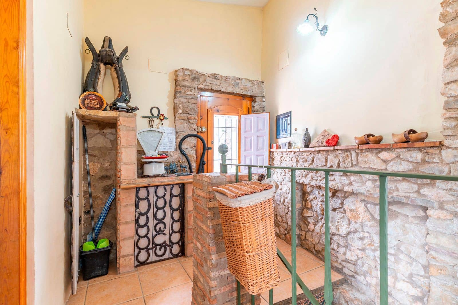 7 sypialnia Restauracja lub bar na sprzedaż w Costur z basenem - 265 000 € (Ref: 8890969)