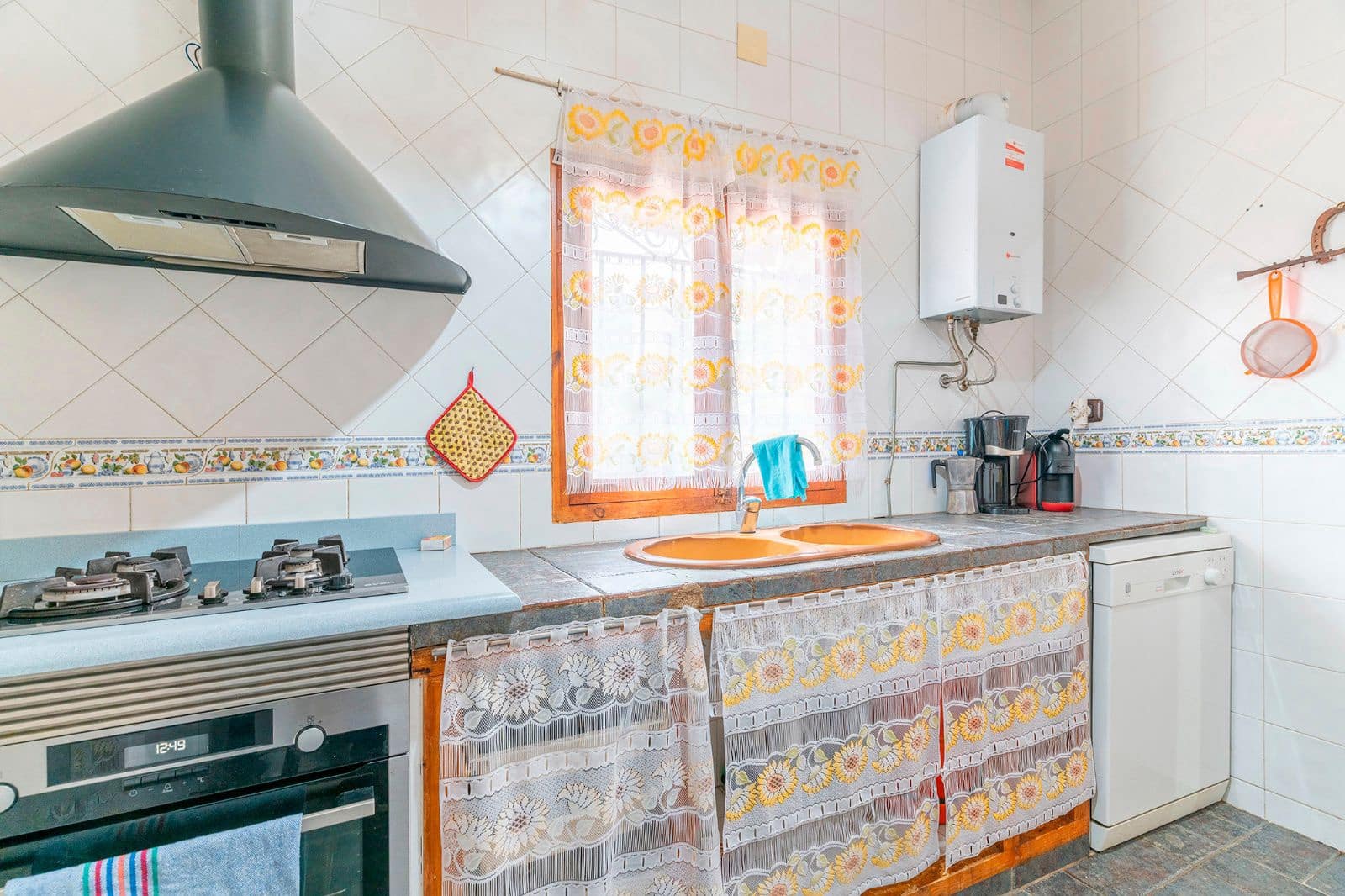 7 sypialnia Restauracja lub bar na sprzedaż w Costur z basenem - 265 000 € (Ref: 8890969)