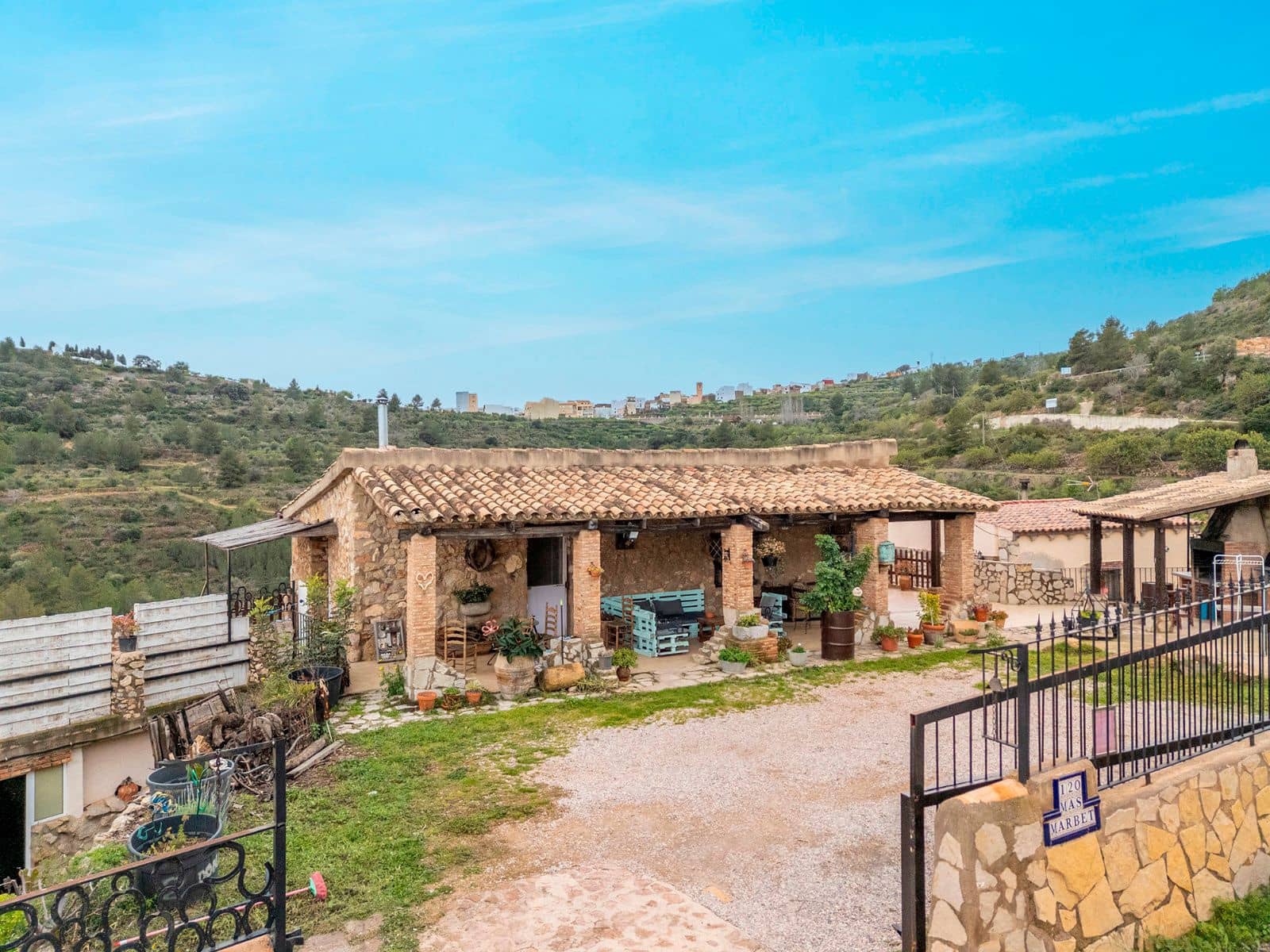 7 sypialnia Restauracja lub bar na sprzedaż w Costur z basenem - 265 000 € (Ref: 8890969)