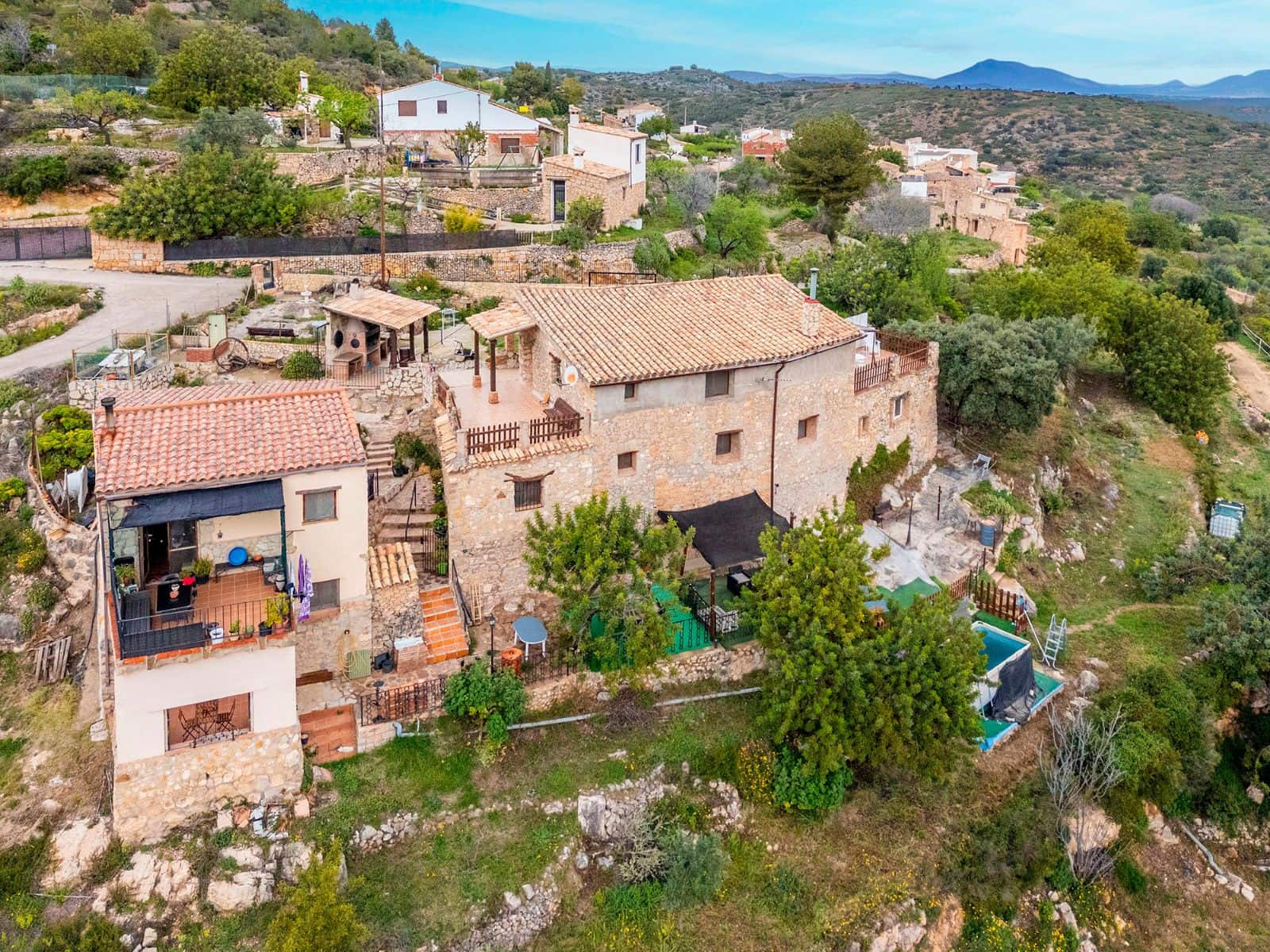 7 sypialnia Restauracja lub bar na sprzedaż w Costur z basenem - 265 000 € (Ref: 8890969)