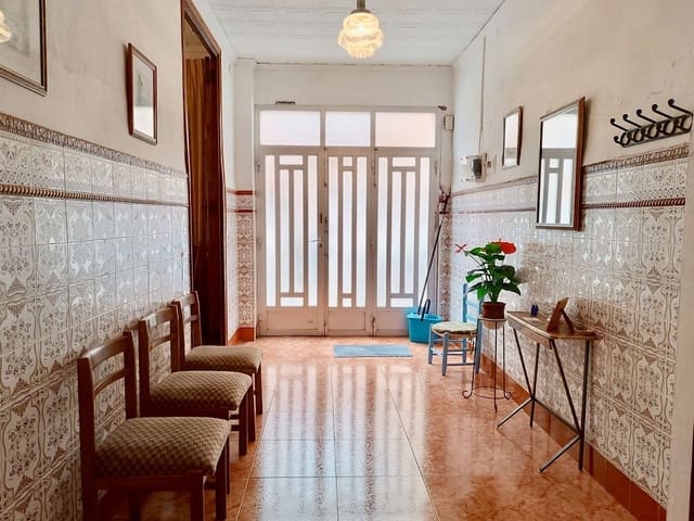 4 bedroom Villa for sale in Burriana / Borriana - € 135,000 (Ref: 8895033)