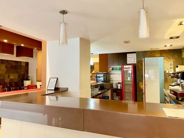 Commercial for sale in Burriana / Borriana - € 420,000 (Ref: 8895411)