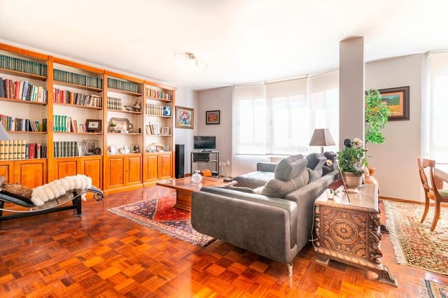 5 bedroom Flat for rent in Burriana / Borriana with garage - € 1,600 (Ref: 8895412)