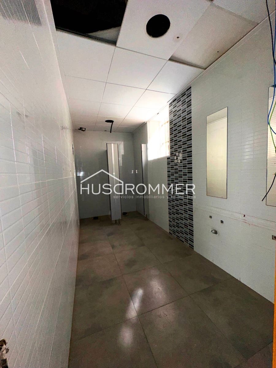 Commercial for rent in Castello de la Plana - € 1,250 (Ref: 8921970)