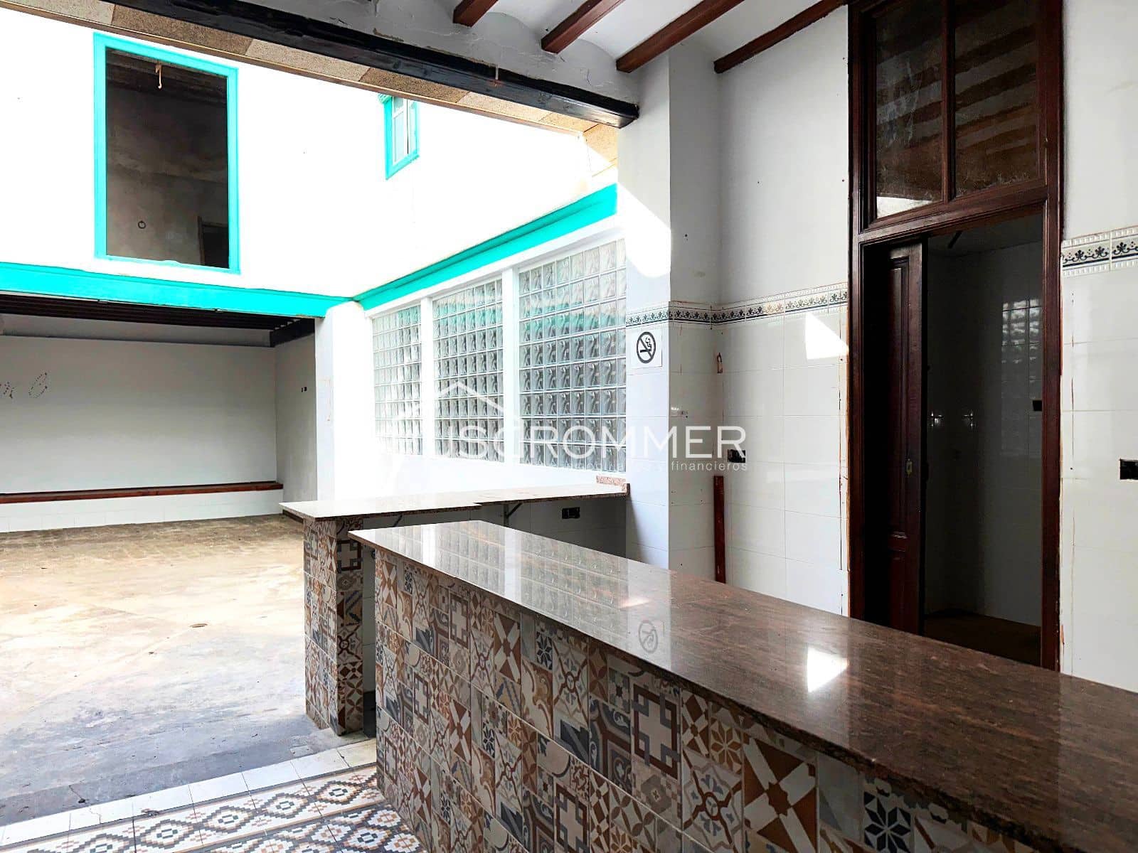 Commercial for rent in Castello de la Plana - € 1,250 (Ref: 8921970)