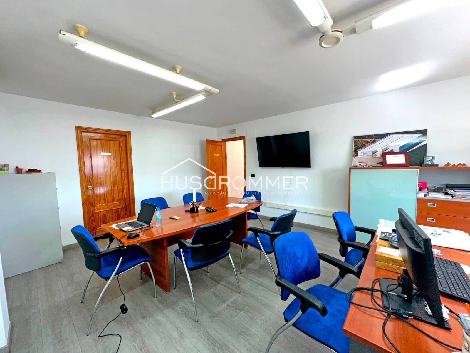 Erhverv til salg i Vila-real med garage - € 1.900.000 (Ref: 8923375)