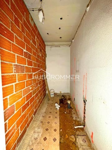 4 soverom Villa til salgs i Centro, Castelló de la Plana med garasje - € 110 000 (Ref: 8990352)