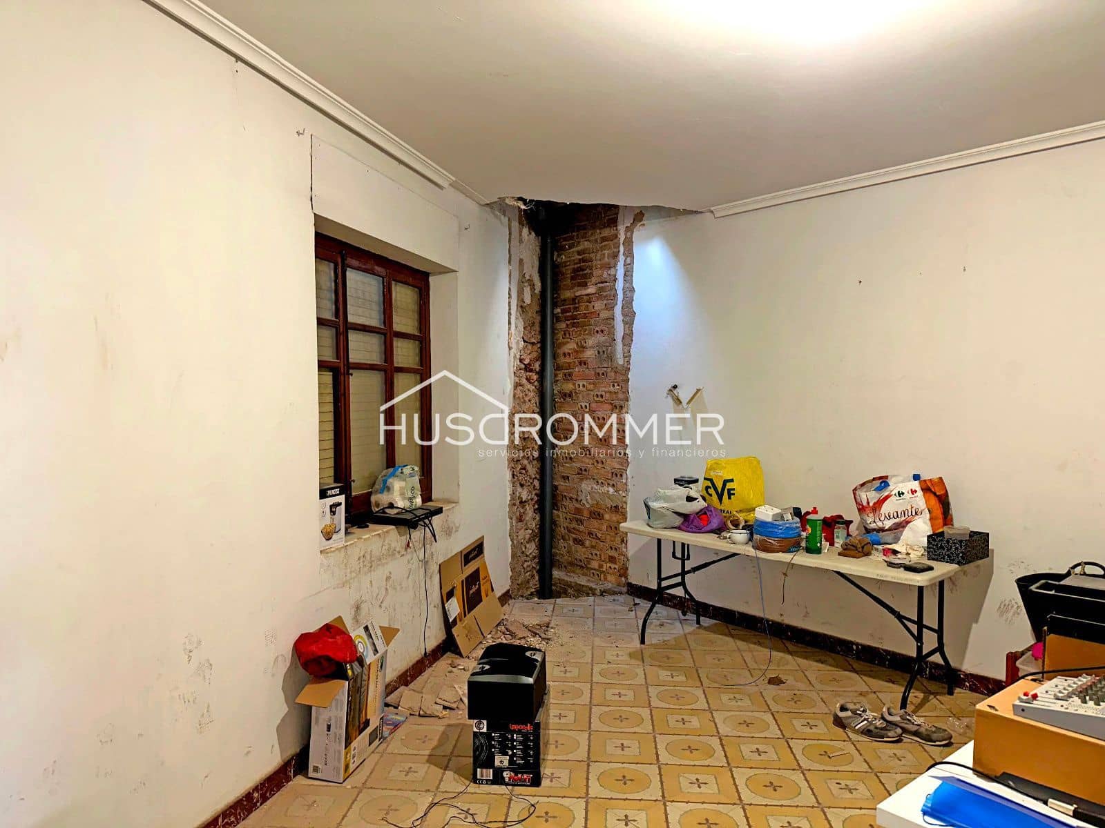 4 soverom Villa til salgs i Castello de la Plana med garasje - € 110 000 (Ref: 8990352)