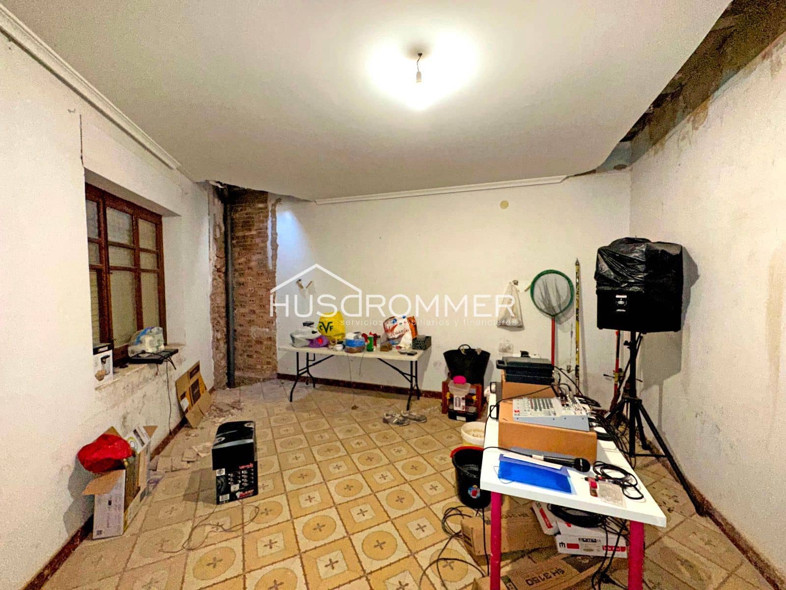 4 soverom Villa til salgs i Castello de la Plana med garasje - € 110 000 (Ref: 8990352)