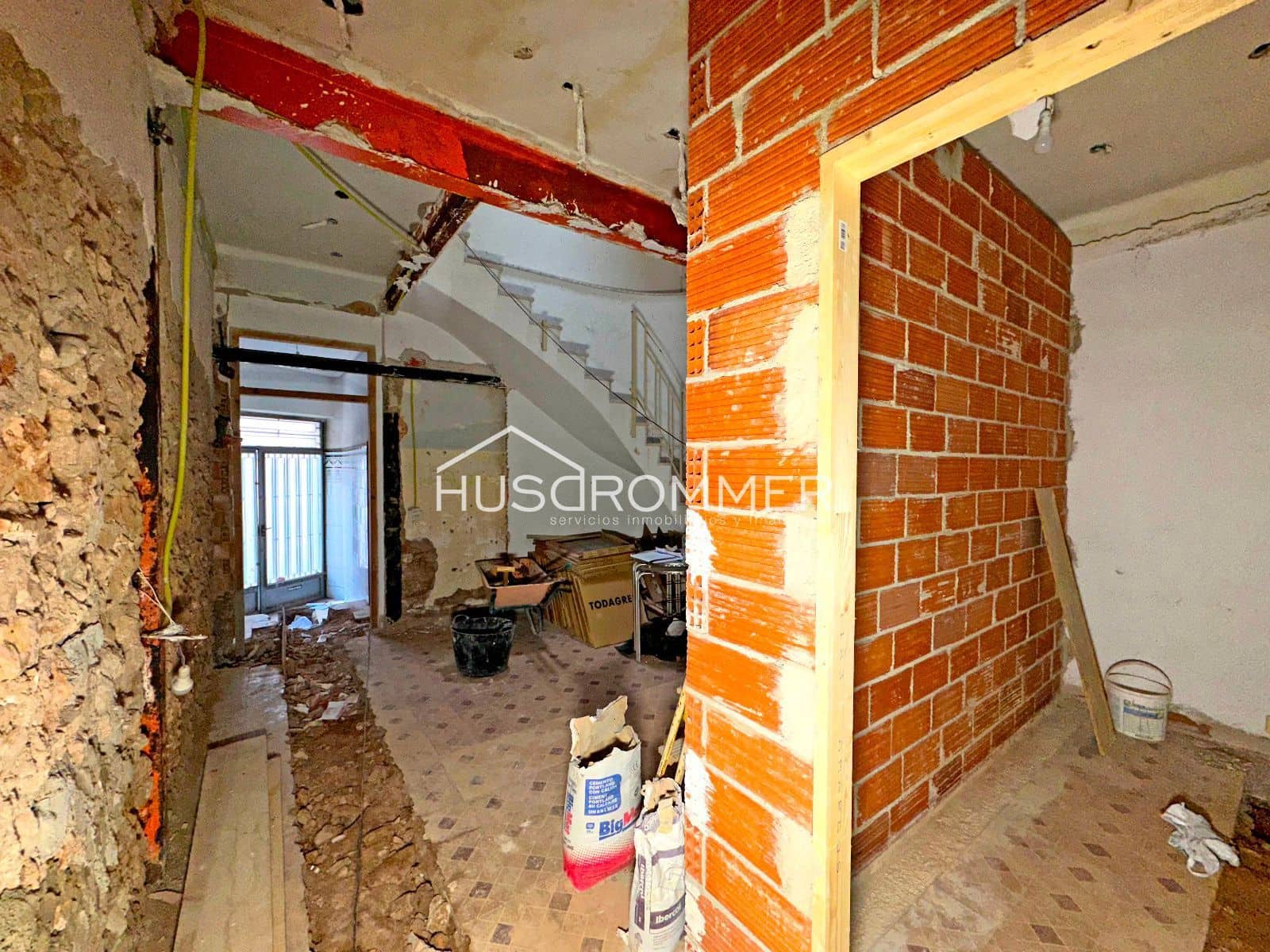 4 soverom Villa til salgs i Castello de la Plana med garasje - € 110 000 (Ref: 8990352)