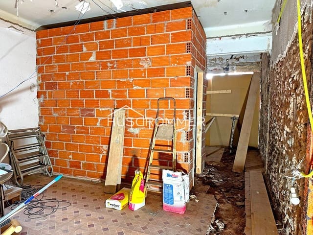 4 soverom Villa til salgs i Centro, Castelló de la Plana med garasje - € 110 000 (Ref: 8990352)