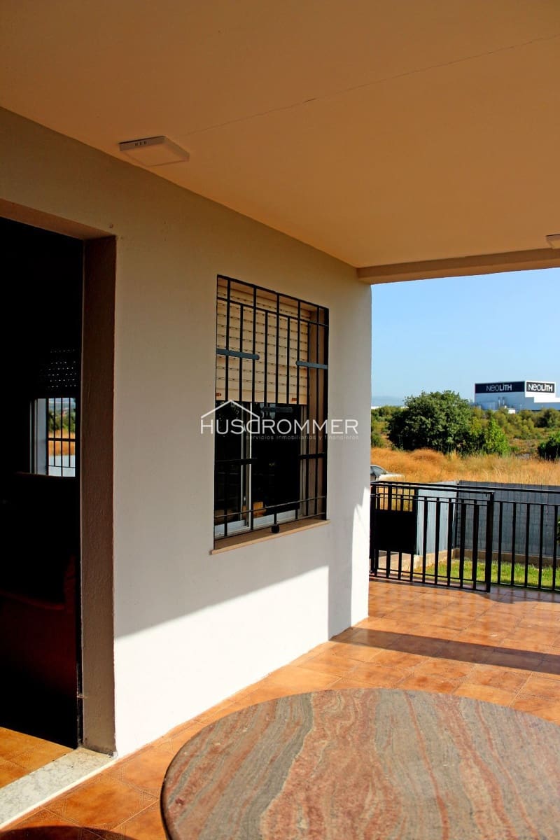 3 soverom Villa til salgs i Vila-real med svømmebasseng garasje - € 265 000 (Ref: 9081016)