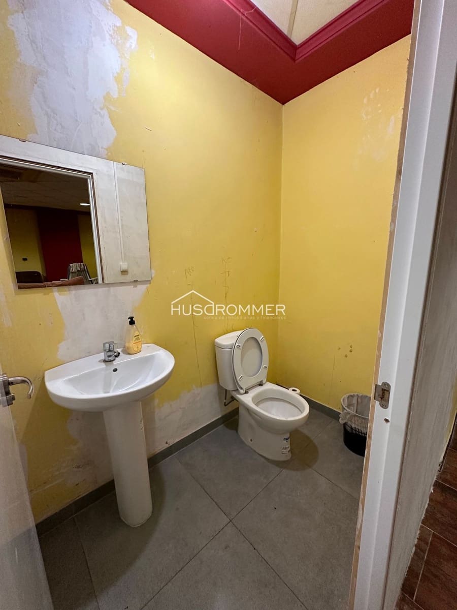 Commercial for rent in Vila-real with garage - € 450 (Ref: 9101796)