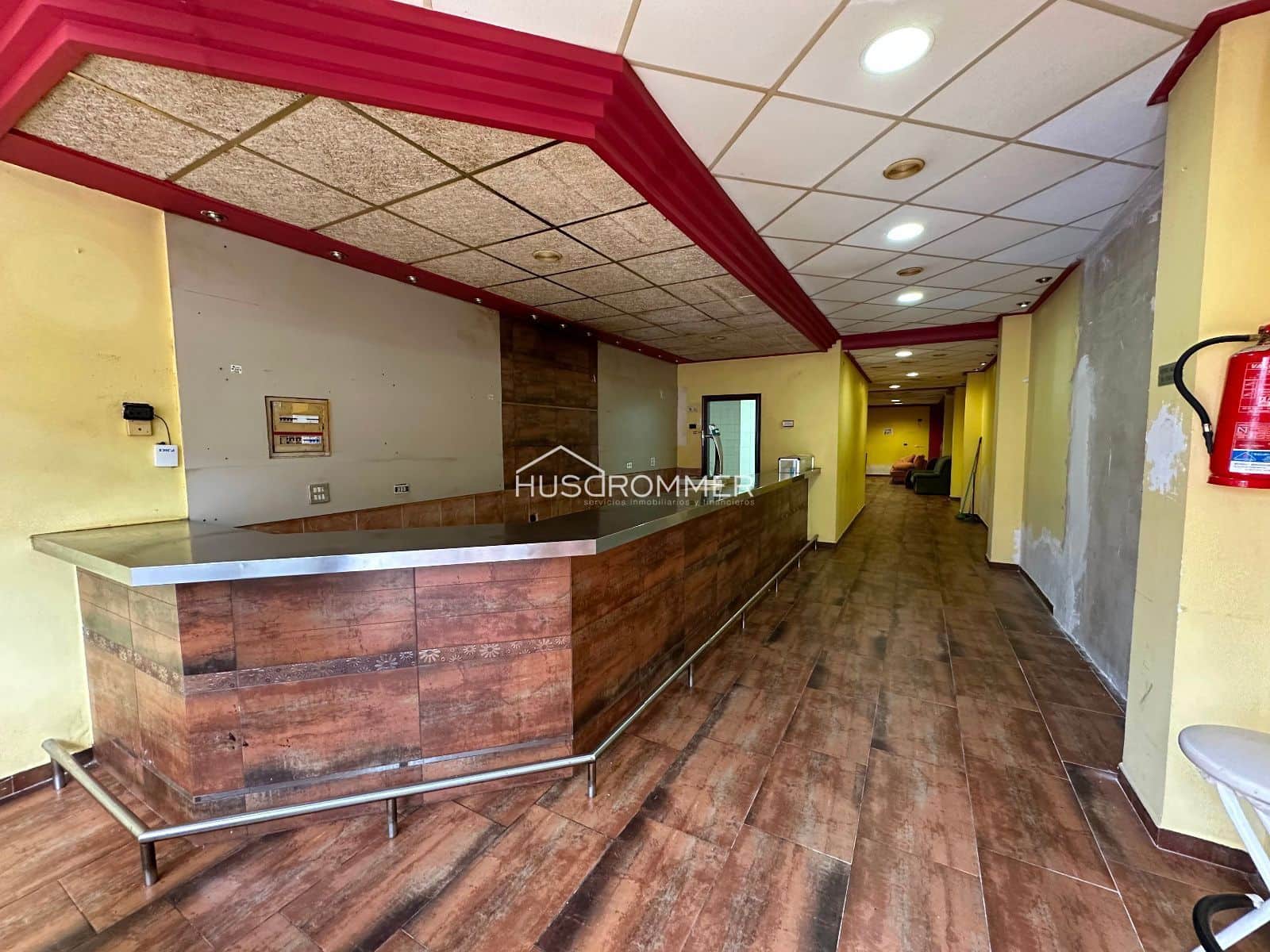 Commercial for rent in Vila-real with garage - € 450 (Ref: 9101796)