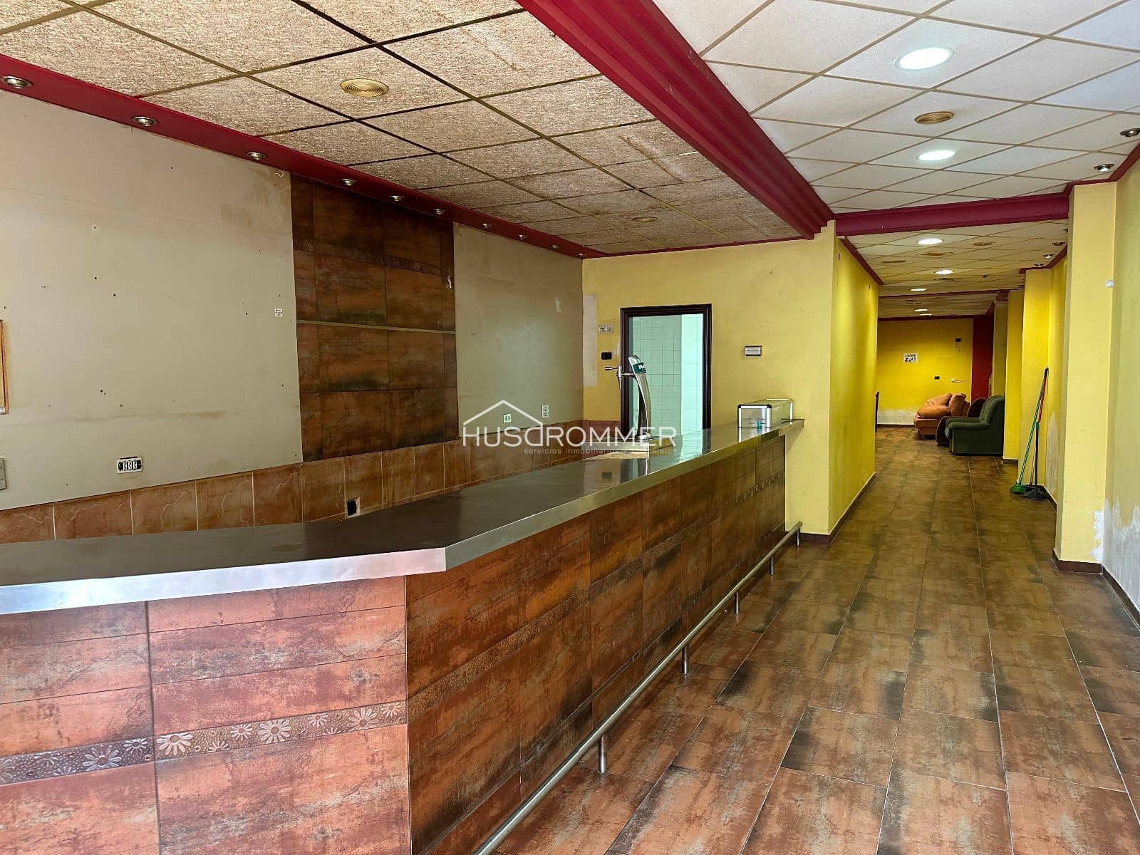 Commercial for rent in Vila-real with garage - € 450 (Ref: 9101796)