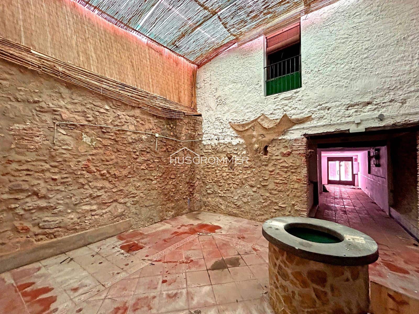 4 bedroom Villa for sale in Castello de la Plana - € 180,000 (Ref: 9115599)