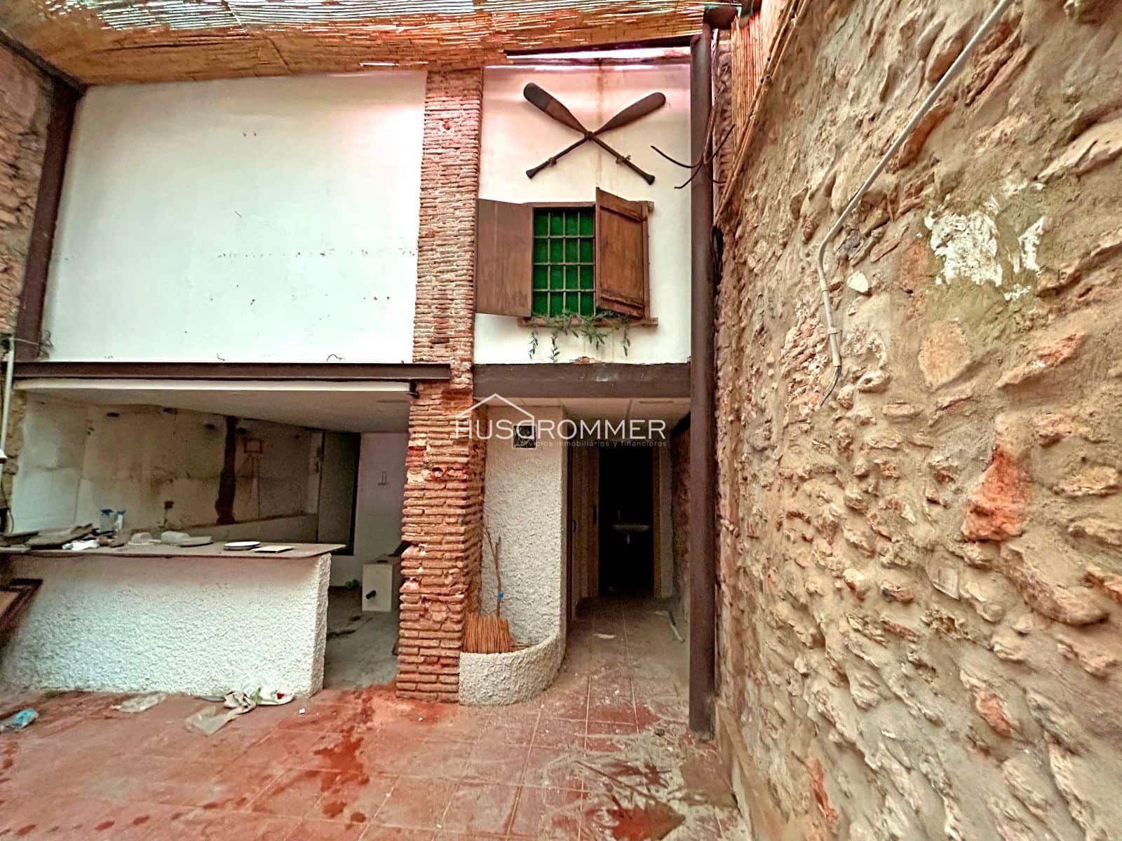 4 bedroom Villa for sale in Castello de la Plana - € 180,000 (Ref: 9115599)