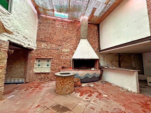 4 soverom Villa til salgs i Centro, Castelló de la Plana - € 180 000 (Ref: 9115599)