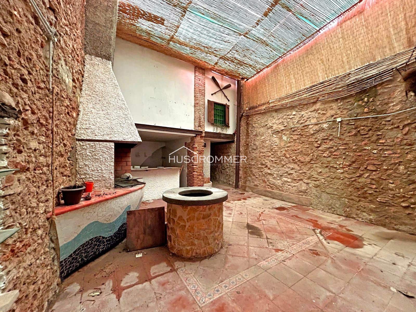 4 bedroom Villa for sale in Castello de la Plana - € 180,000 (Ref: 9115599)