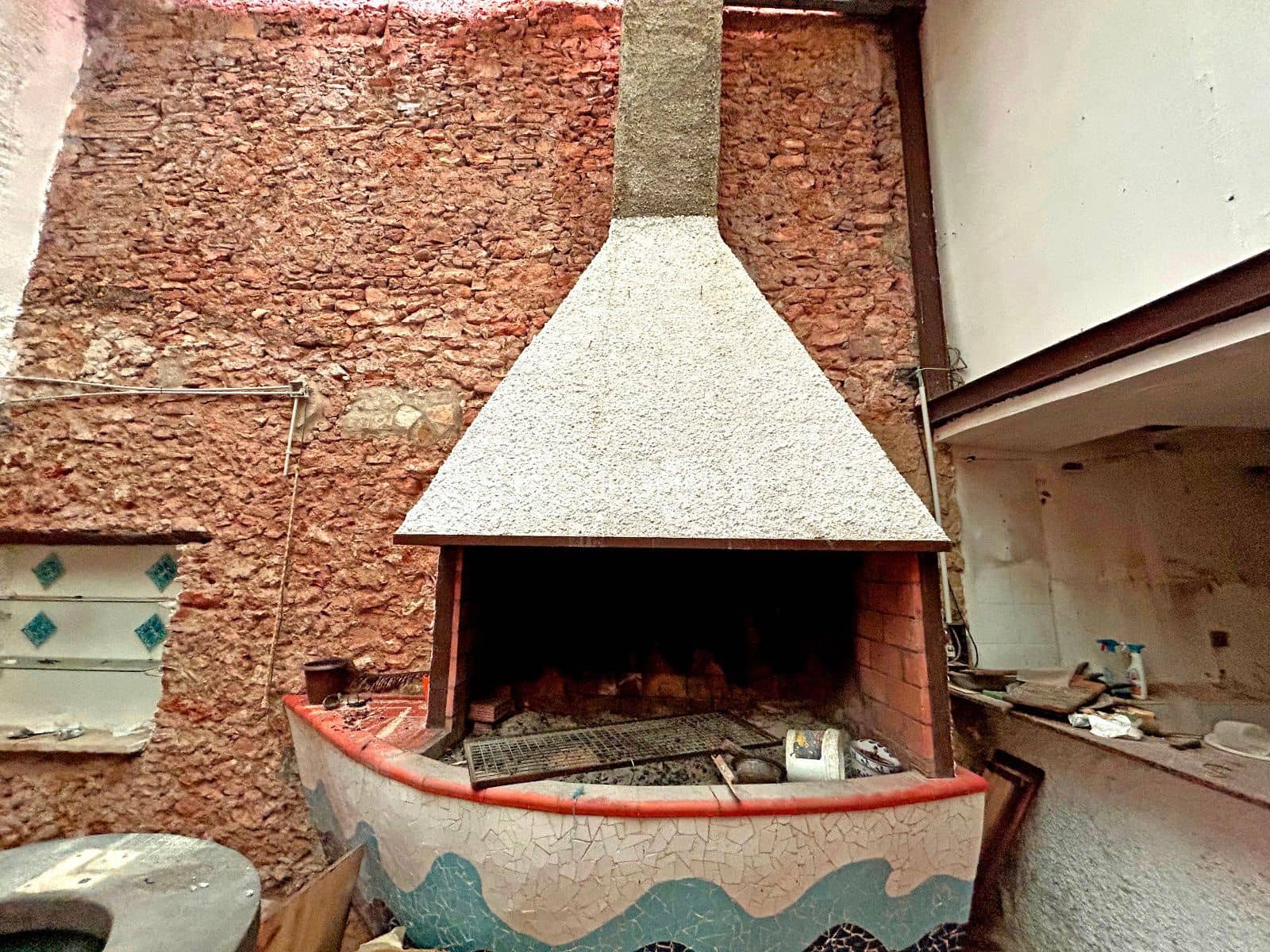 4 bedroom Villa for sale in Castello de la Plana - € 180,000 (Ref: 9115599)