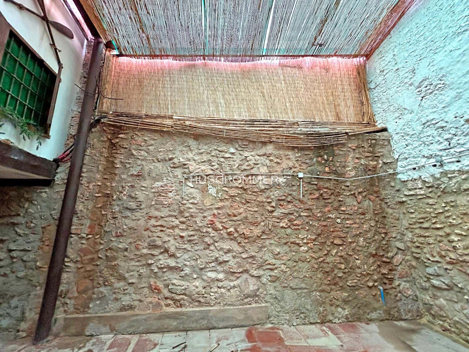 4 bedroom Villa for sale in Castello de la Plana - € 180,000 (Ref: 9115599)