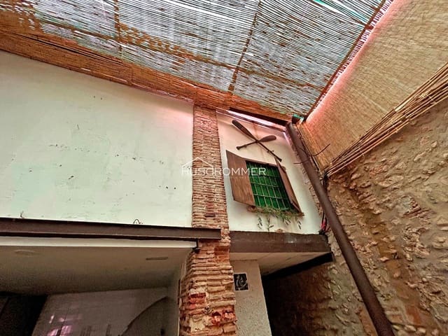 4 soverom Villa til salgs i Centro, Castelló de la Plana - € 180 000 (Ref: 9115599)