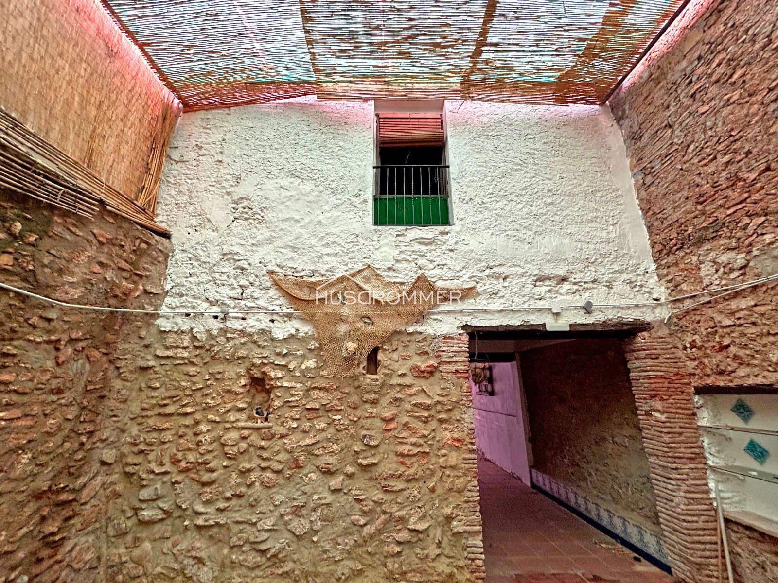 4 bedroom Villa for sale in Castello de la Plana - € 180,000 (Ref: 9115599)