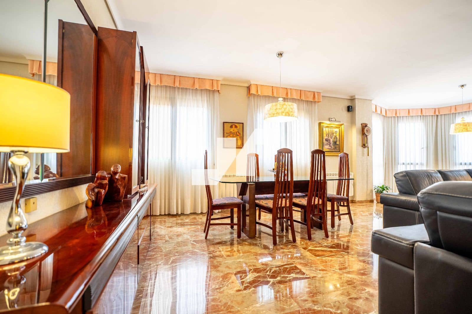 6 bedroom Flat for sale in Castello de la Plana with garage - € 270,000 (Ref: 9251703)