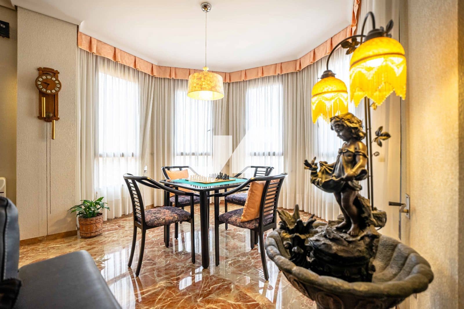 6 bedroom Flat for sale in Castello de la Plana with garage - € 270,000 (Ref: 9251703)