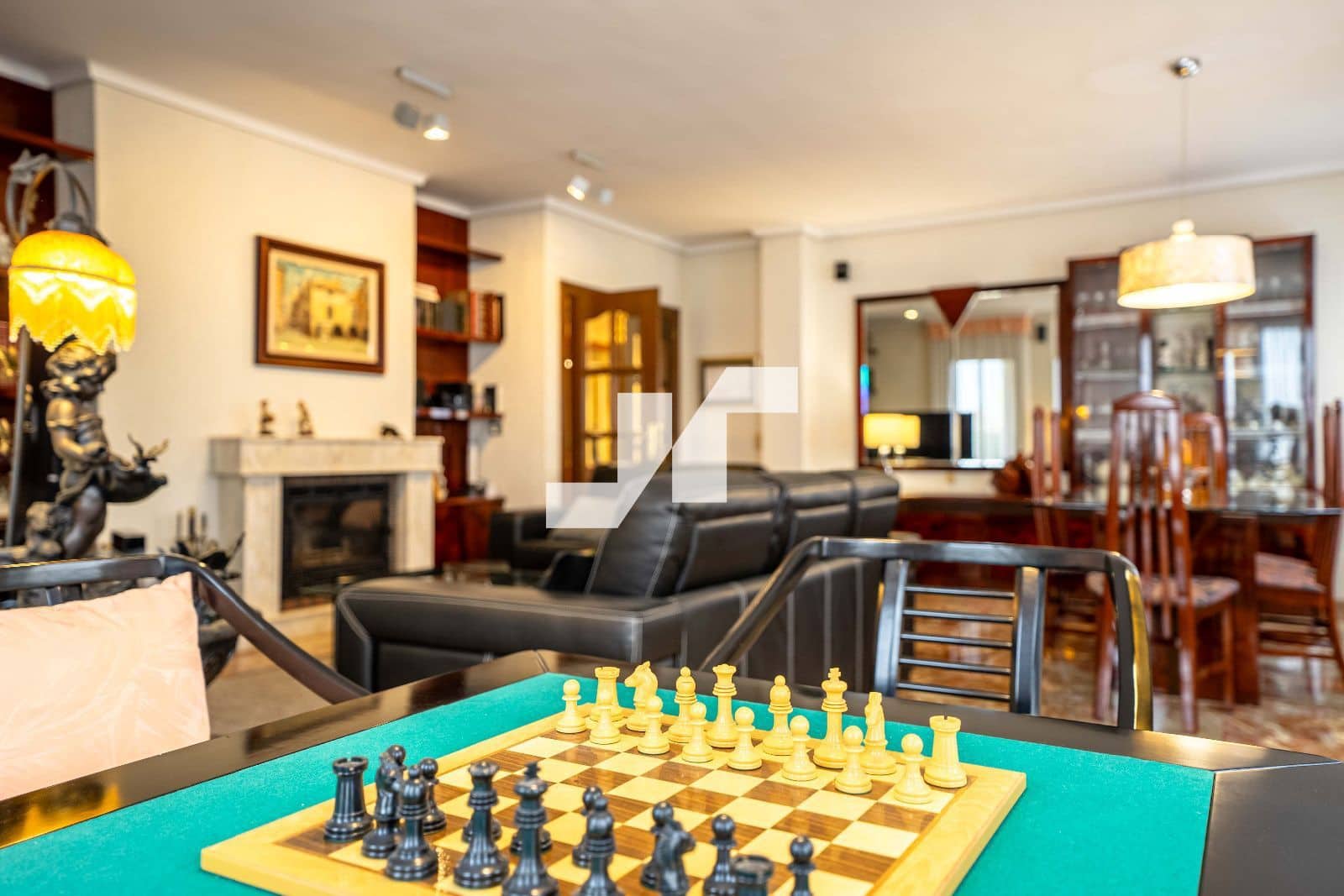 6 bedroom Flat for sale in Castello de la Plana with garage - € 270,000 (Ref: 9251703)