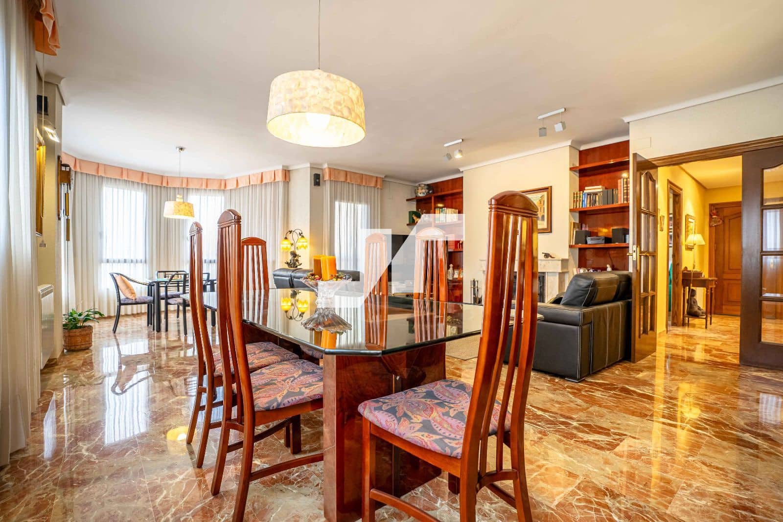 6 bedroom Flat for sale in Castello de la Plana with garage - € 270,000 (Ref: 9251703)