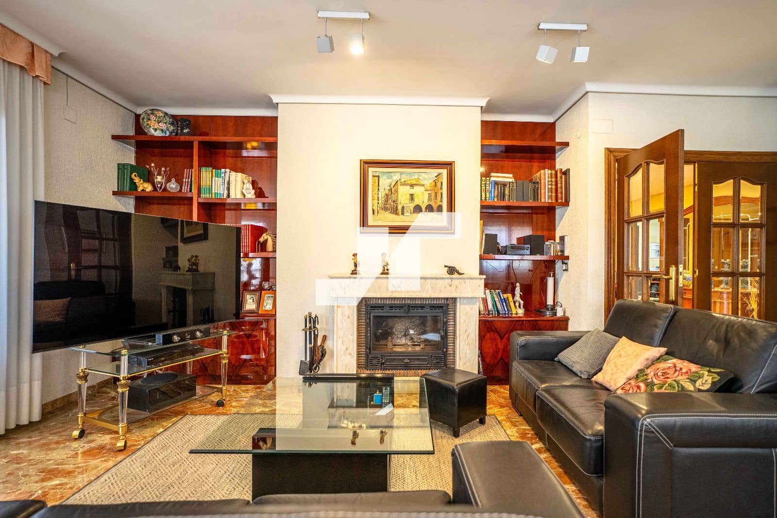 6 bedroom Flat for sale in Castello de la Plana with garage - € 270,000 (Ref: 9251703)