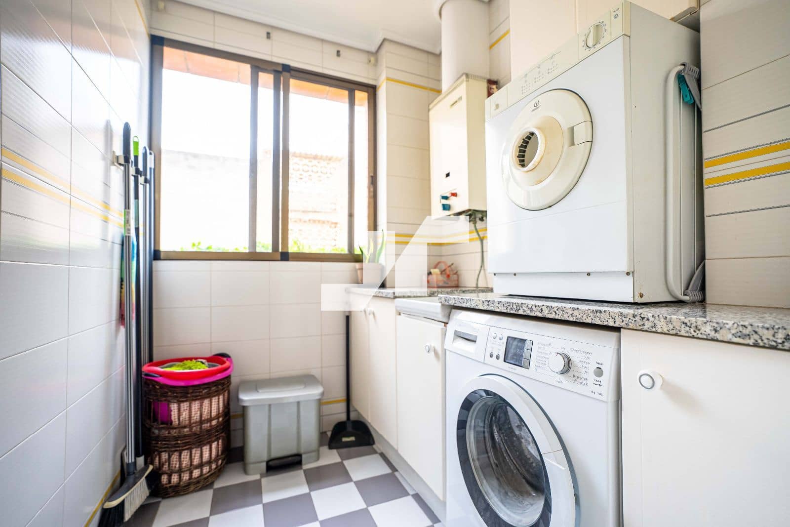 6 bedroom Flat for sale in Castello de la Plana with garage - € 270,000 (Ref: 9251703)