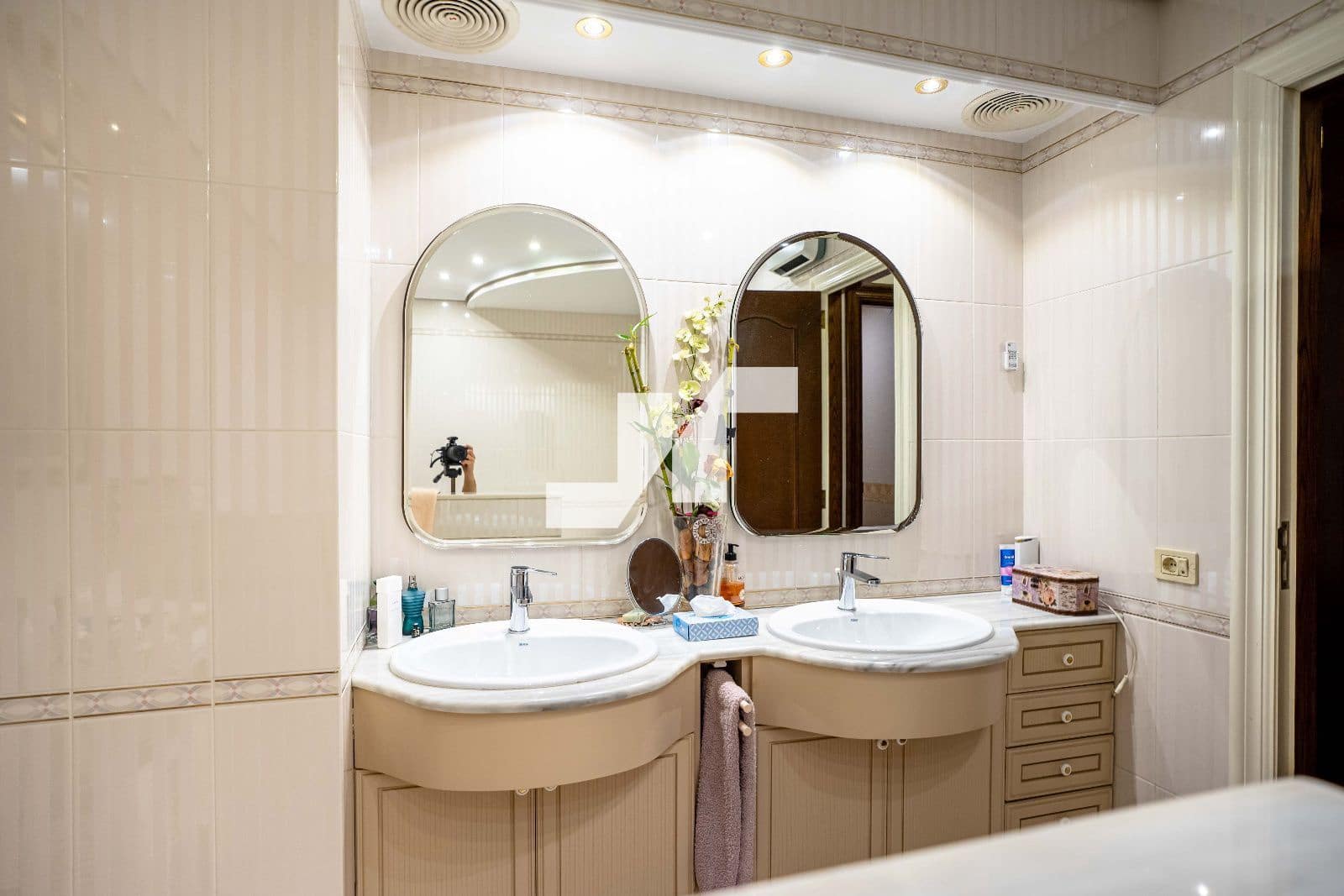 6 bedroom Flat for sale in Castello de la Plana with garage - € 270,000 (Ref: 9251703)