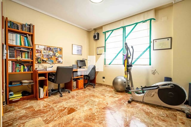 6 soverom Leilighet til salgs i Centro, Castelló de la Plana med garasje - € 270 000 (Ref: 9251703)