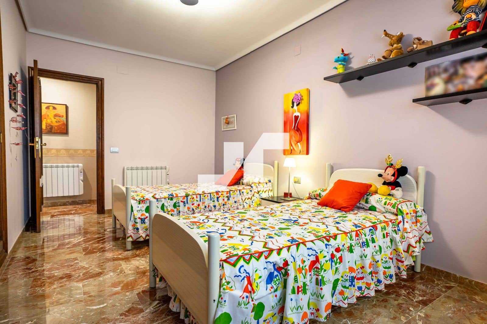 6 bedroom Flat for sale in Castello de la Plana with garage - € 270,000 (Ref: 9251703)