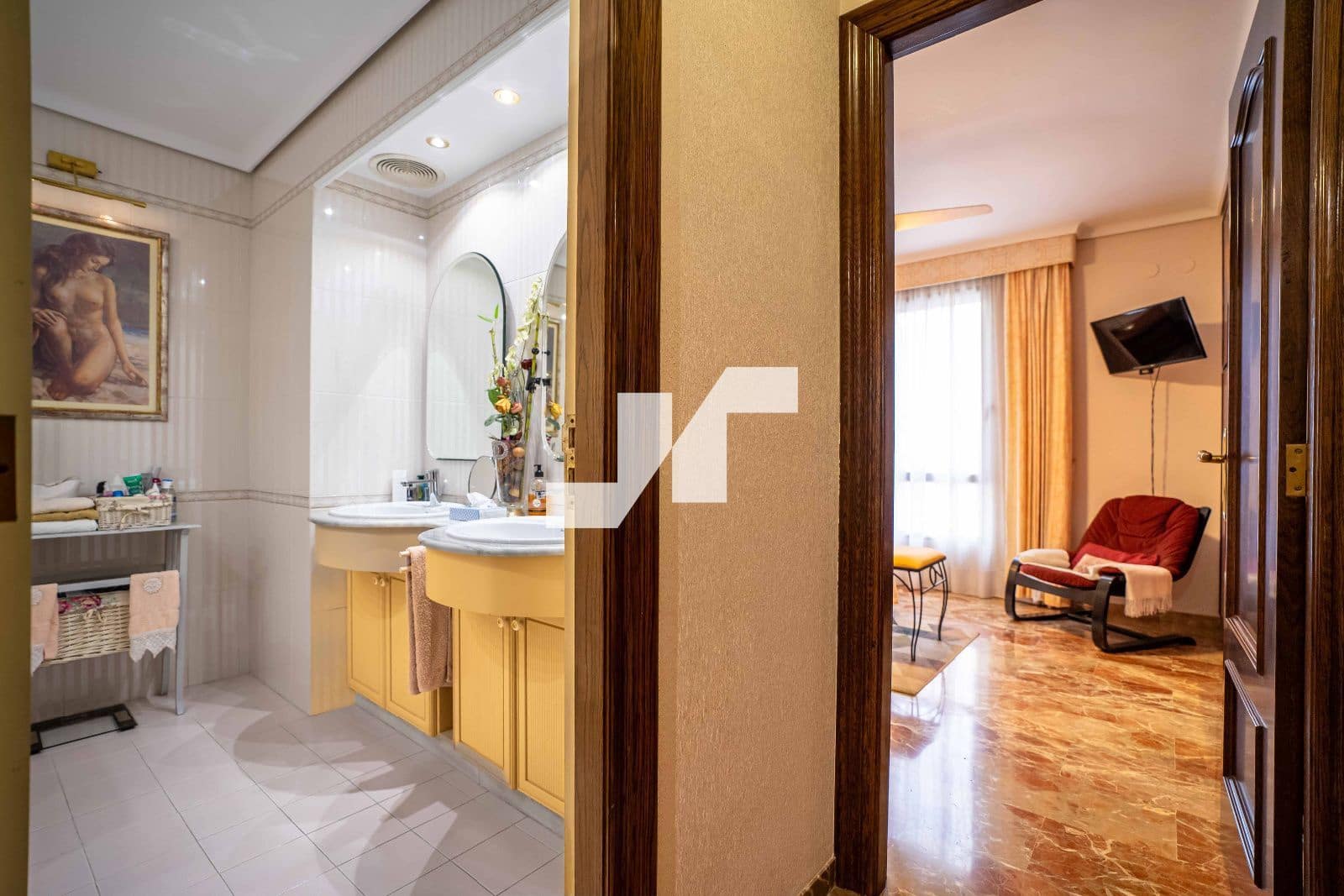 6 bedroom Flat for sale in Castello de la Plana with garage - € 270,000 (Ref: 9251703)