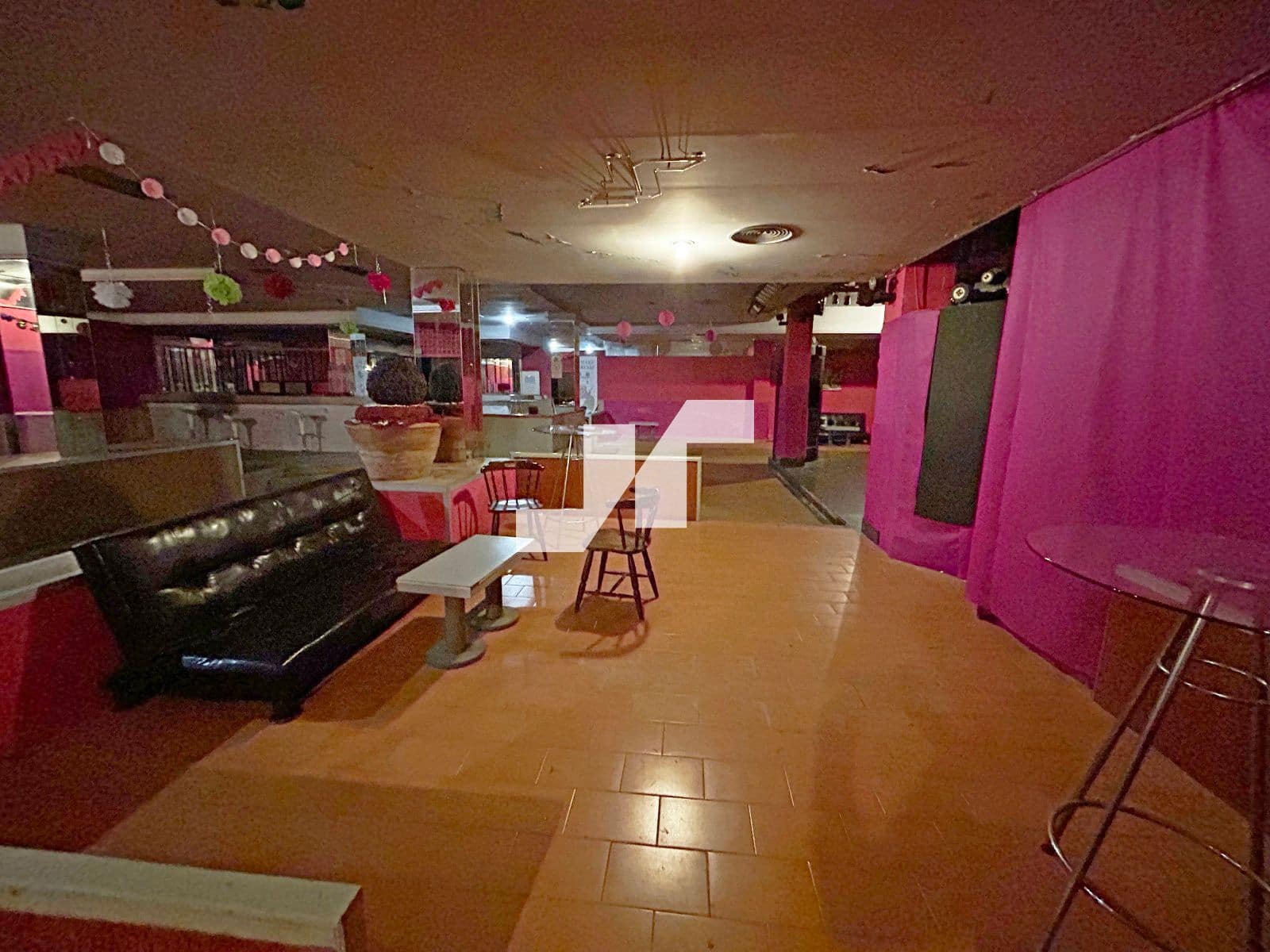 Commercial for rent in Castello de la Plana - € 1,500 (Ref: 9256685)