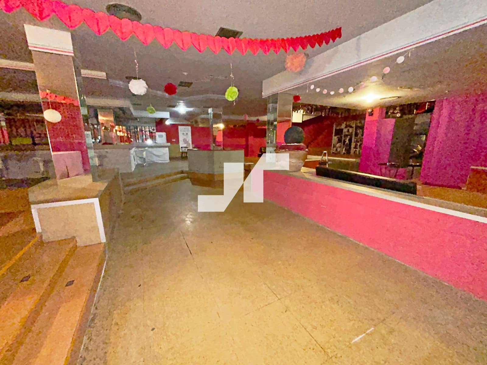 Commercial for rent in Castello de la Plana - € 1,500 (Ref: 9256685)