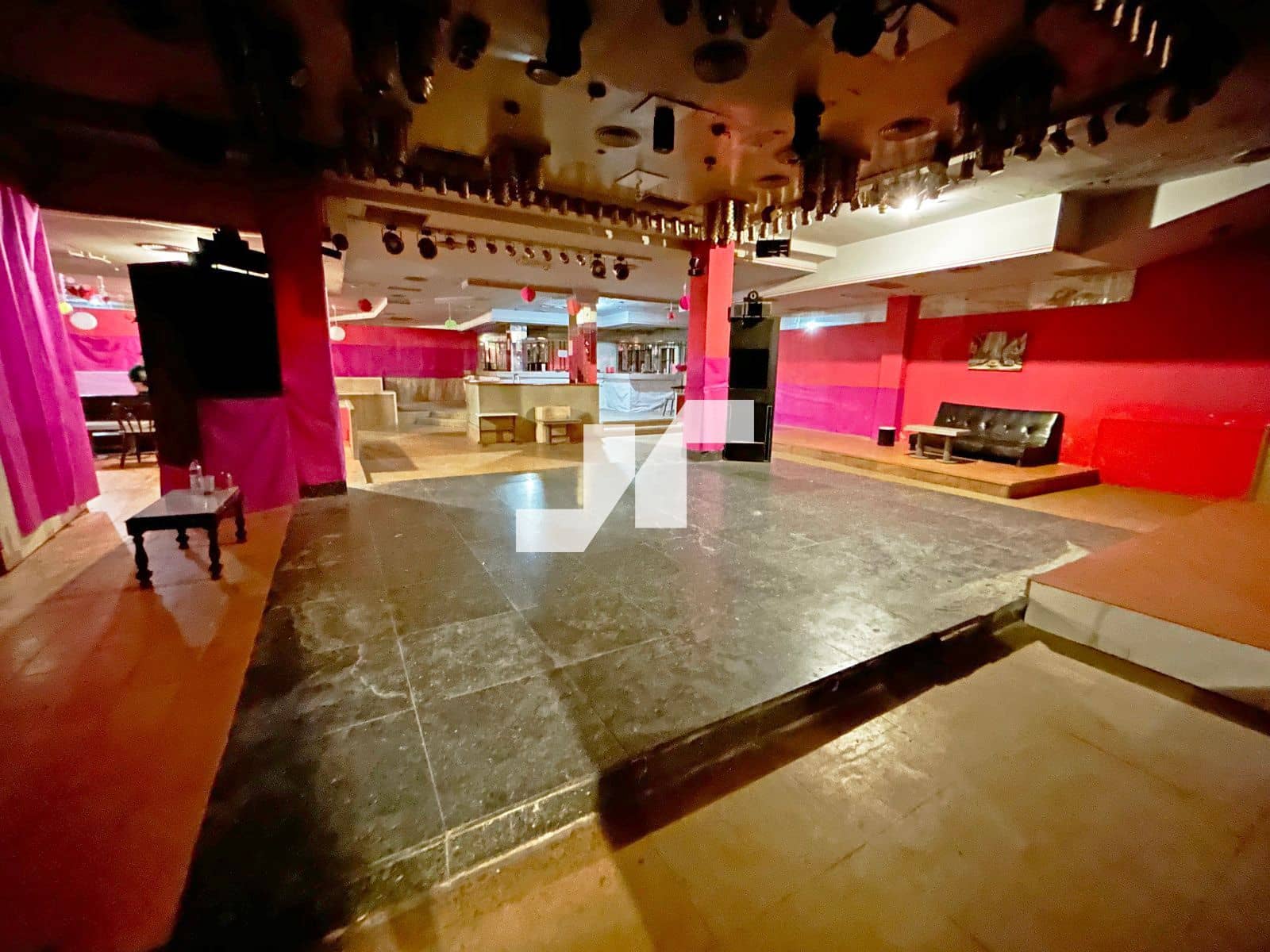 Commercial for rent in Castello de la Plana - € 1,500 (Ref: 9256685)