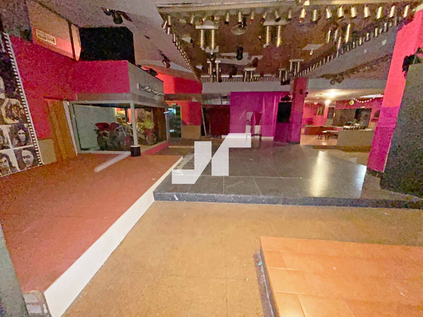 Commercial for rent in Castello de la Plana - € 1,500 (Ref: 9256685)