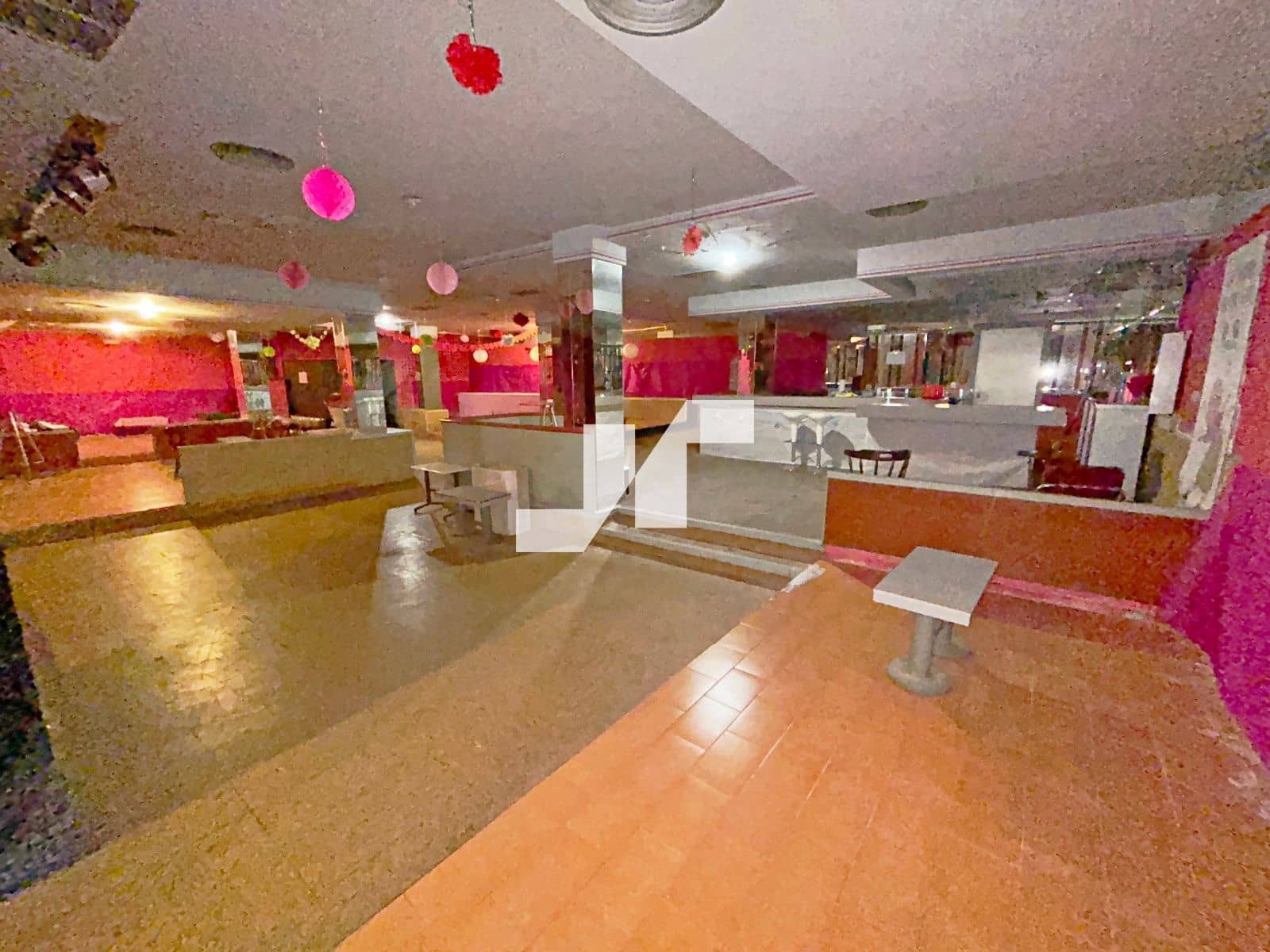 Commercial for rent in Castello de la Plana - € 1,500 (Ref: 9256685)