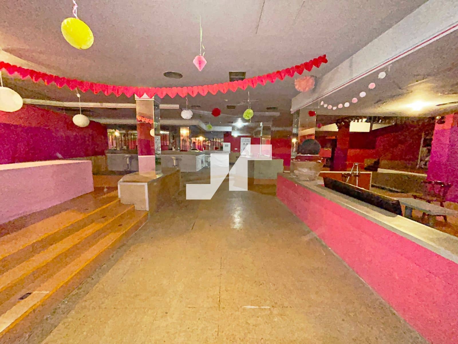 Commercial for rent in Castello de la Plana - € 1,500 (Ref: 9256685)