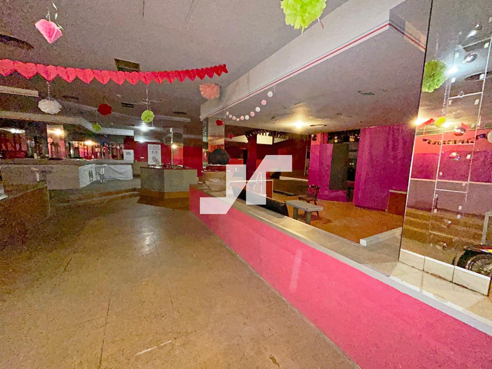 Commercial for rent in Castello de la Plana - € 1,500 (Ref: 9256685)