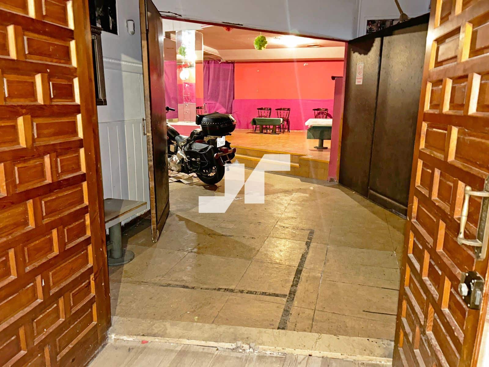 Commercial for rent in Castello de la Plana - € 1,500 (Ref: 9256685)