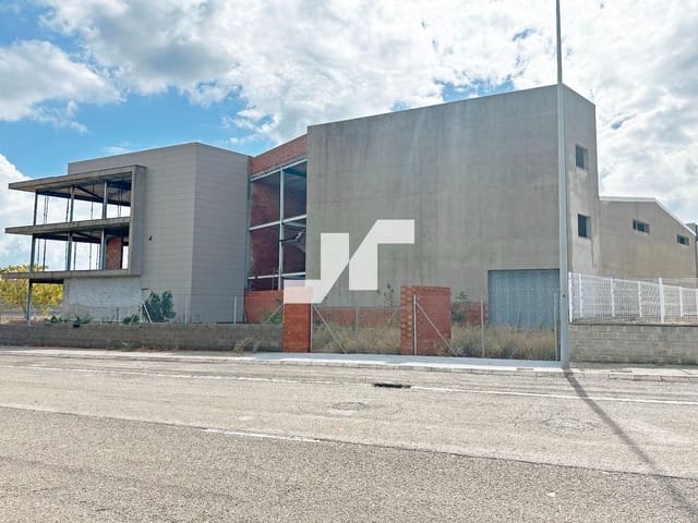 Toimisto myytävänä paikassa La Vall d'Uixó - 450 000 € (Ref: 9274637)