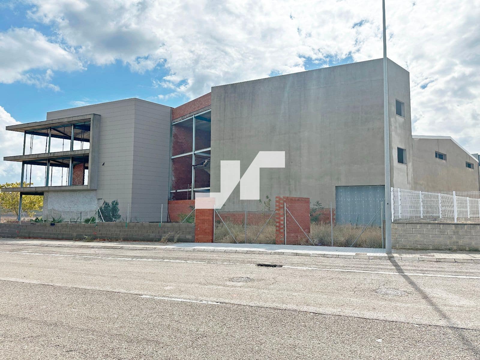 Kommersiell till salu i La Vall d'Uixo - 450 000 € (Ref: 9274638)