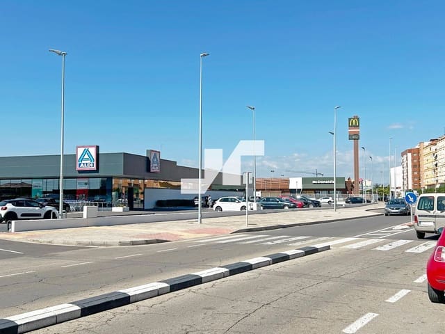 Commercial for rent in Vila-real with garage - € 9,000 (Ref: 9283969)